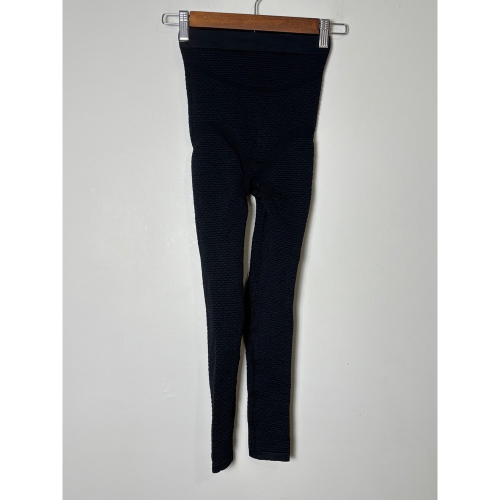 High-Rise Textured Black Leggings - Women Lipdema